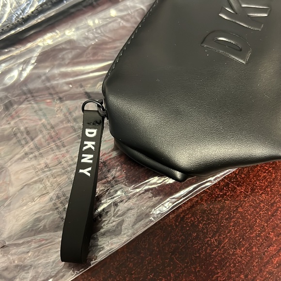 DKNY toiletry bag - Picture 2 of 4